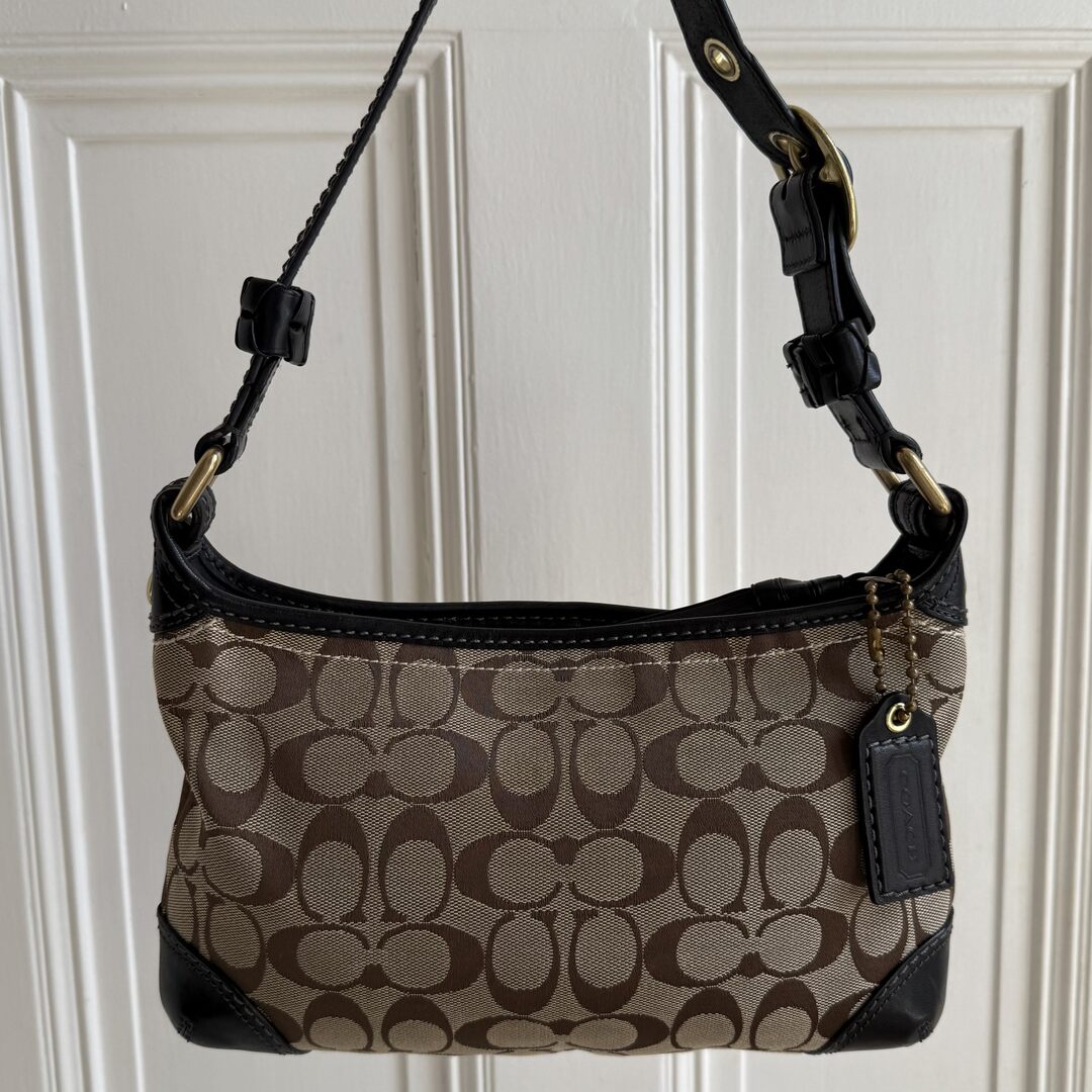 Coach Signature Black Shoulder Bag