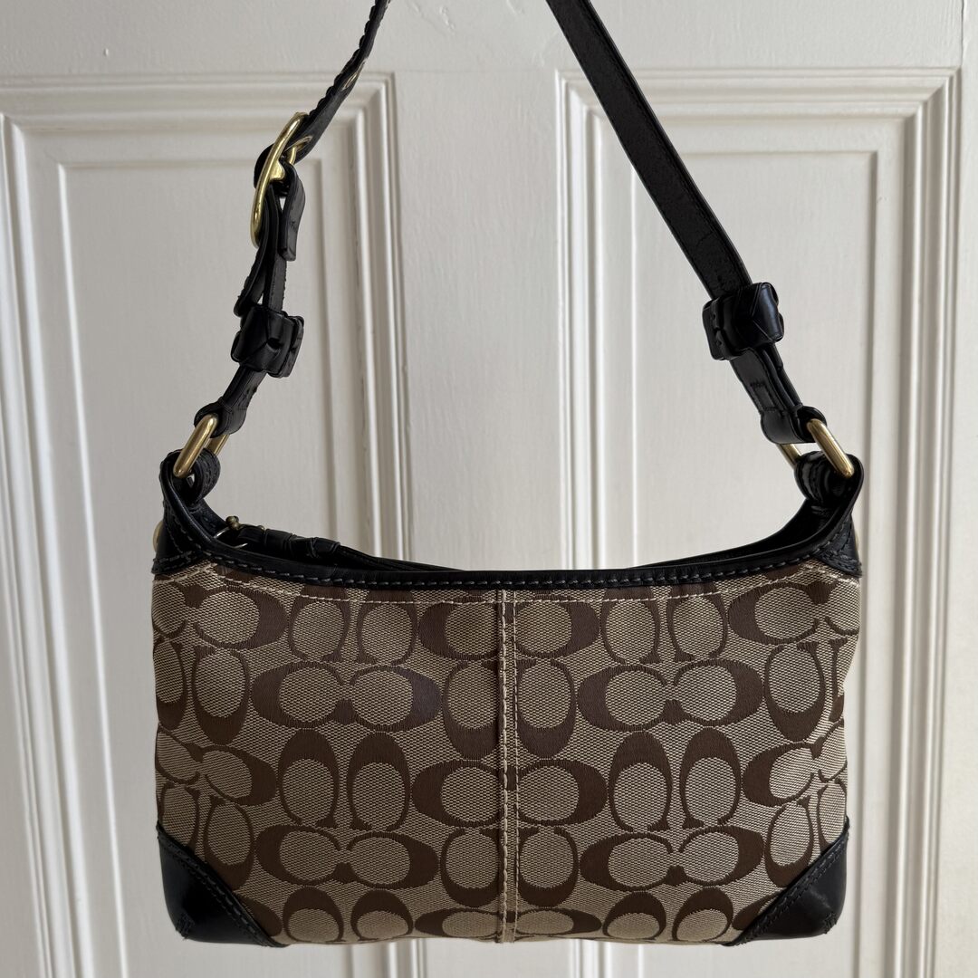 Coach Signature Black Shoulder Bag