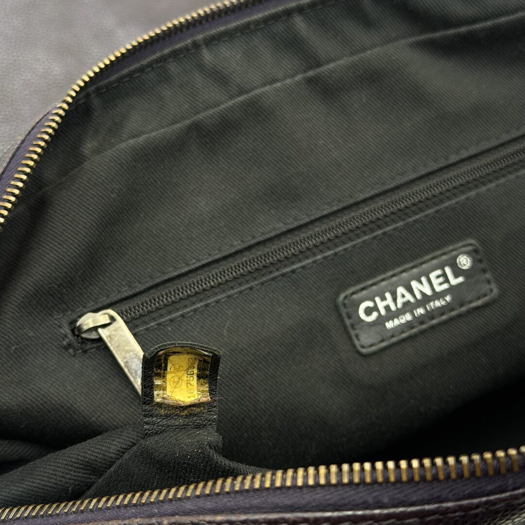 2012 Chanel CC Jumbo Easy Caviar Flap Metallic Purple Shoulder Bag