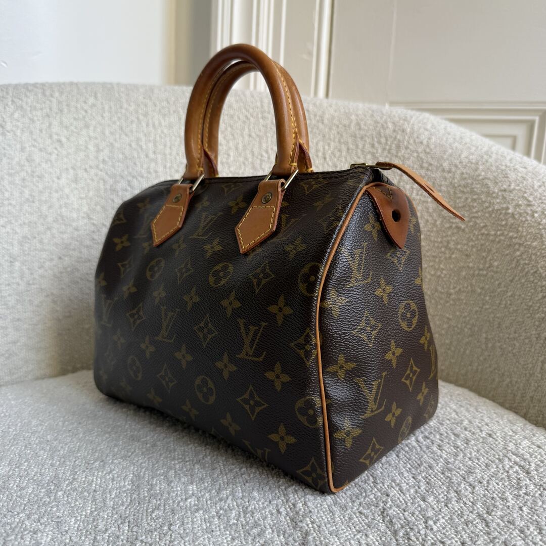 Louis Vuitton Monogram Speedy 25 Handbag