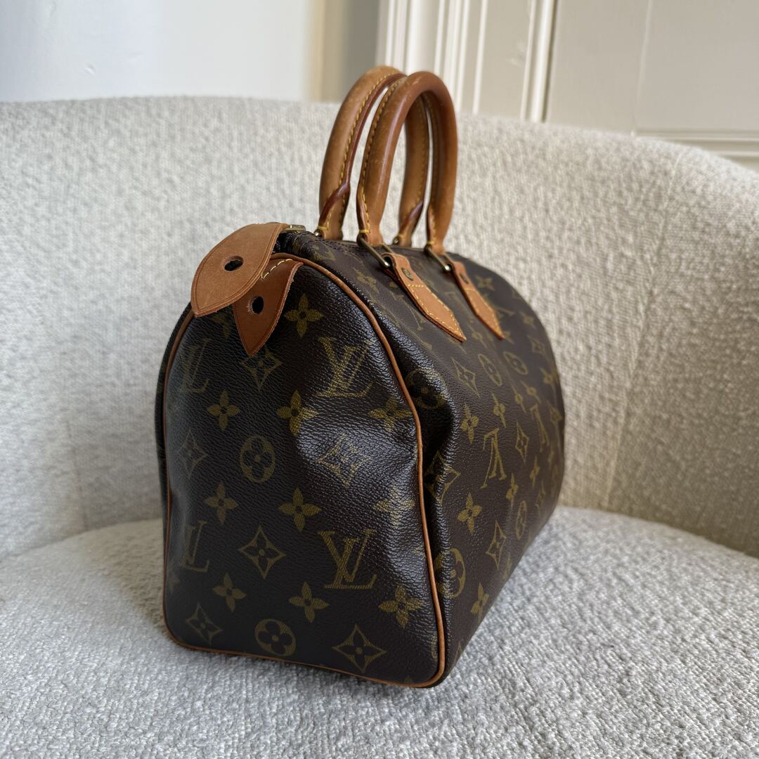Louis Vuitton Monogram Speedy 25 Handbag