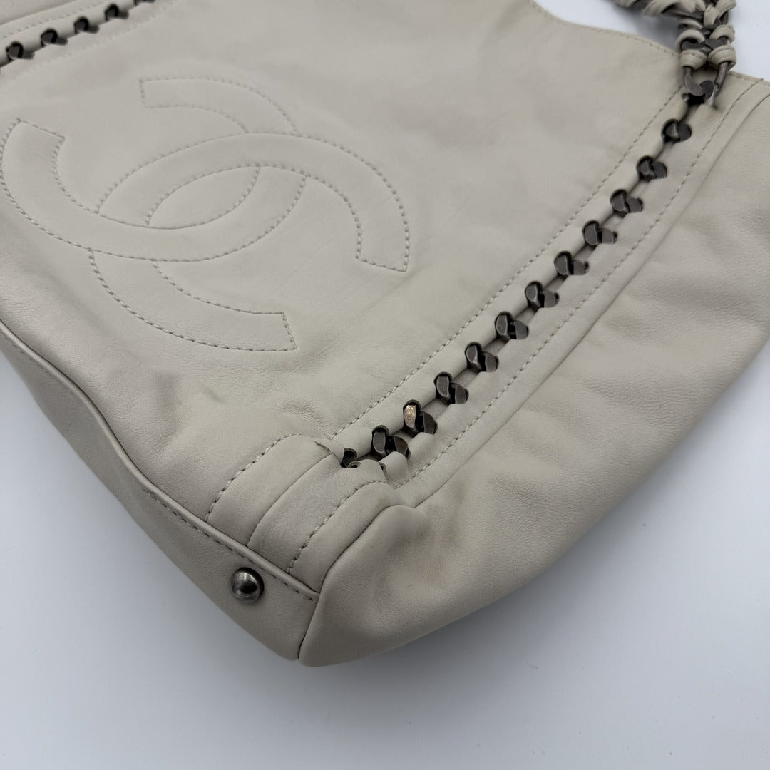 2006 Chanel CC Modern Chain White Leather Tote Bag
