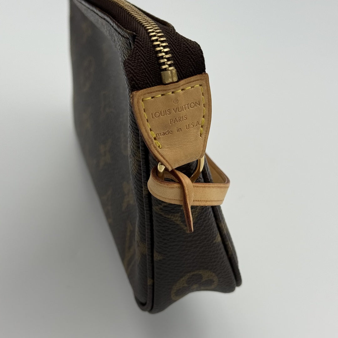 2007 Louis Vuitton Monogram Pochette Accessories Shoulder Bag