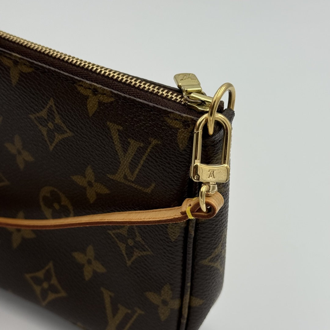 2007 Louis Vuitton Monogram Pochette Accessories Shoulder Bag