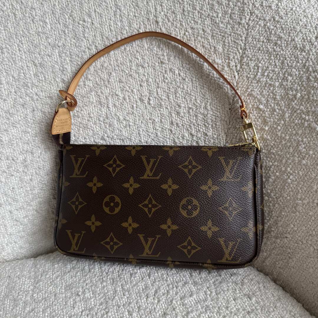 2007 Louis Vuitton Monogram Pochette Accessories Shoulder Bag