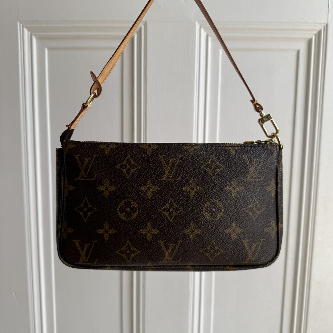 2007 Louis Vuitton Monogram Pochette Accessories Shoulder Bag