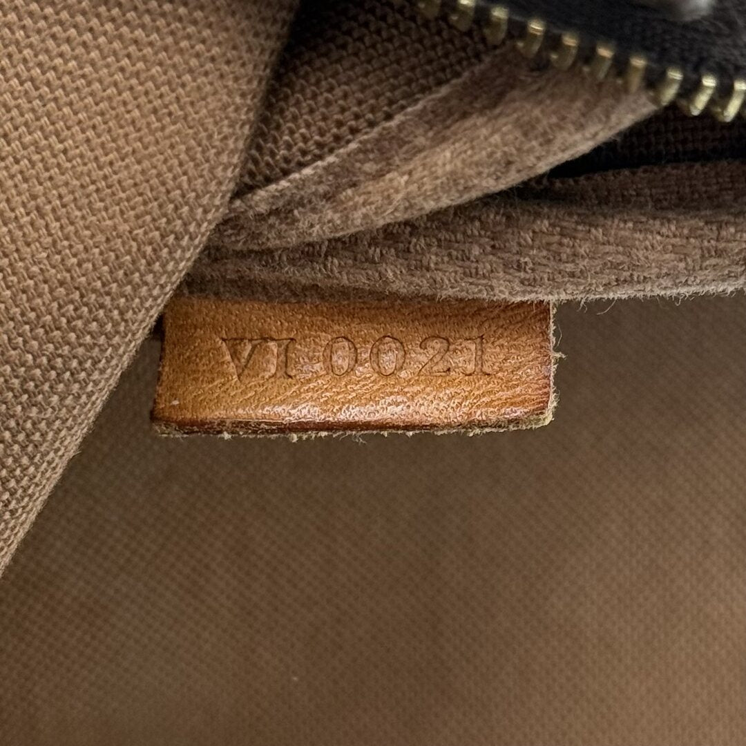 2001 Louis Vuitton Monogram Pochette Accessories Shoulder Bag