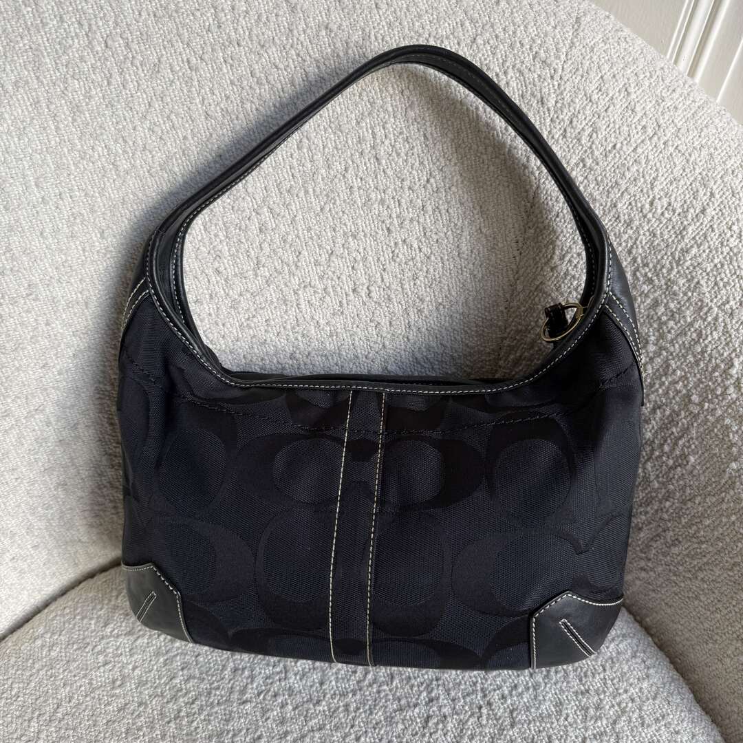 Coach Signature Black Shoulder Bag
