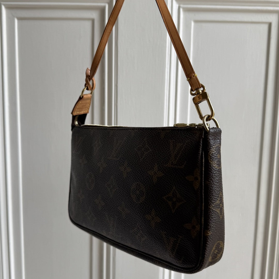 2000 Louis Vuitton Monogram Pochette Accessories Shoulder Bag