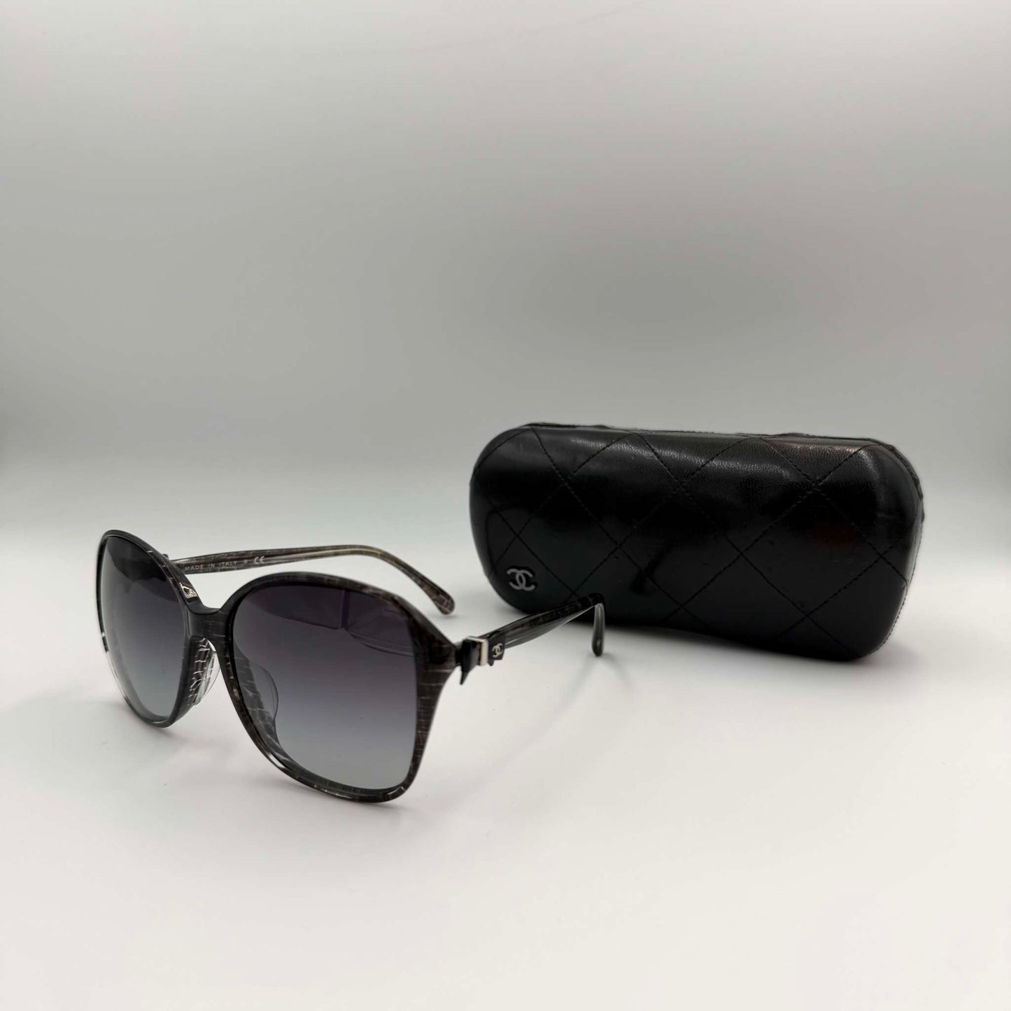 Chanel CC Coco RibbonOversized Sunglasses