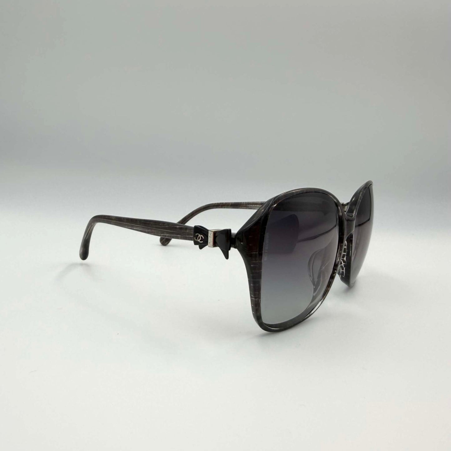 Chanel CC Coco RibbonOversized Sunglasses