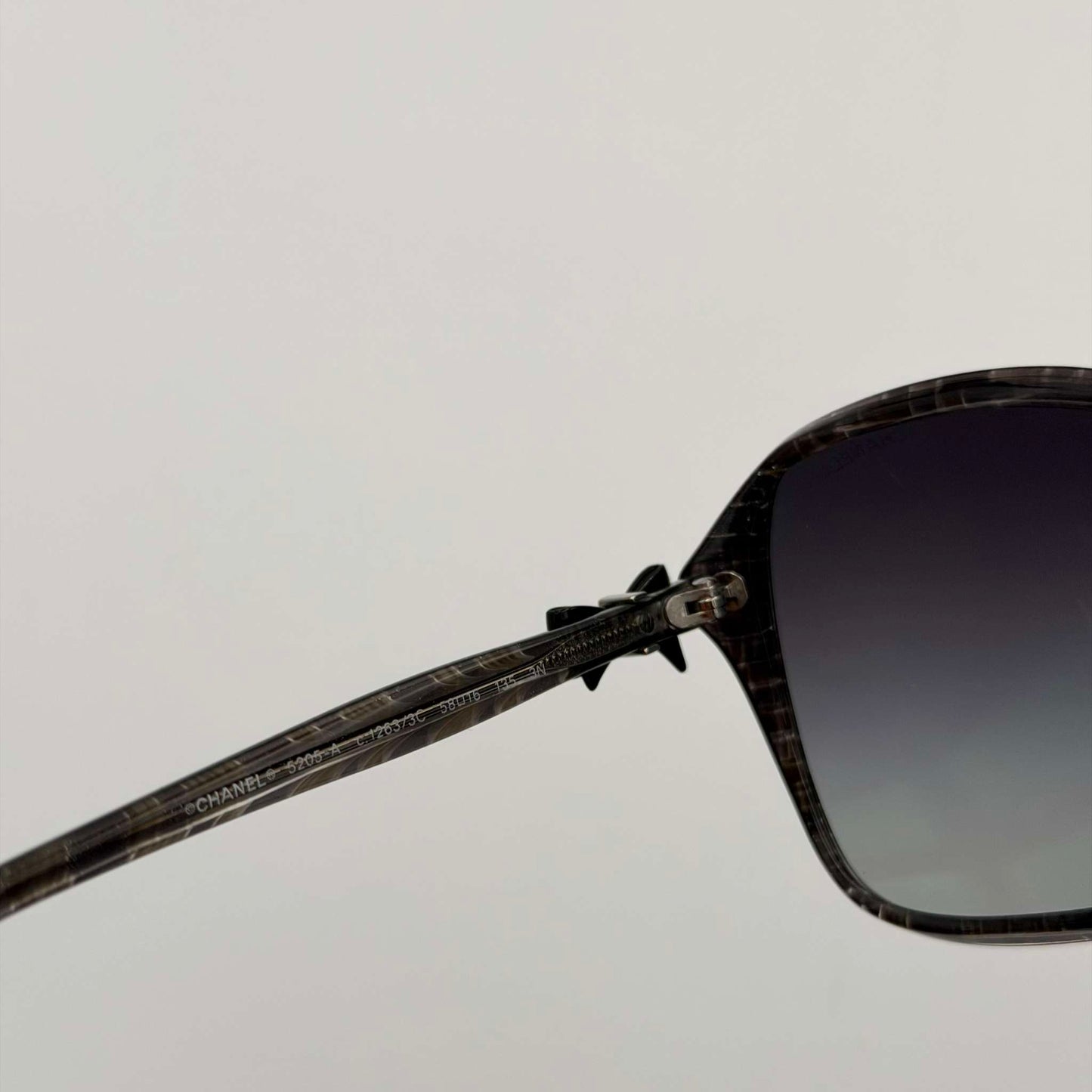Chanel CC Coco RibbonOversized Sunglasses