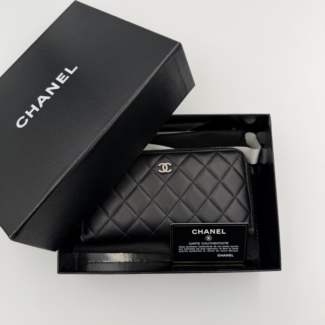 2011 Chanel CC Matelasse Lambskin Black Leather Long Zip Wallet