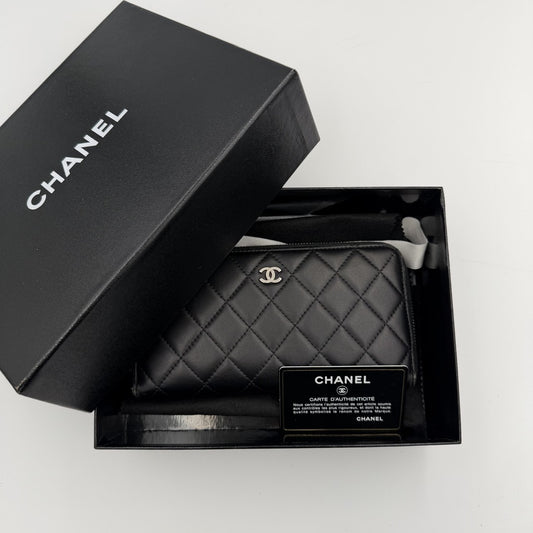 2011 Chanel CC Matelasse Lambskin Black Leather Long Zip Wallet