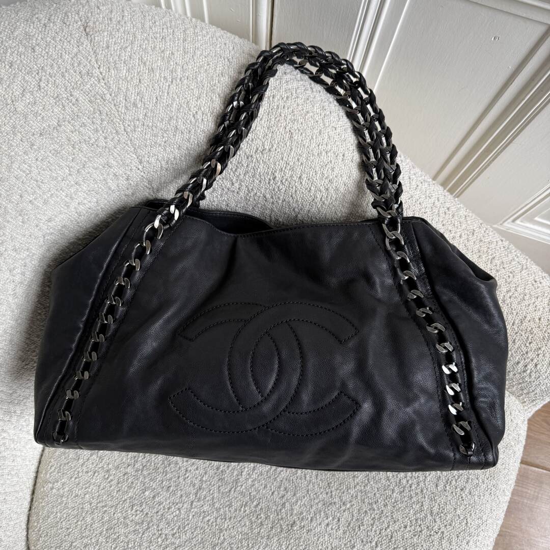 2005 Chanel Leather Luxe Ligne Bowler Tote Bag