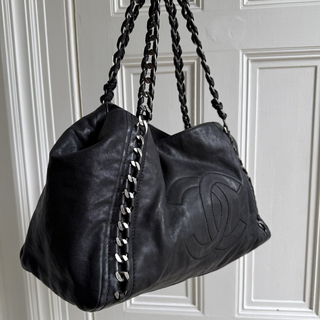 2005 Chanel Leather Luxe Ligne Bowler Tote Bag