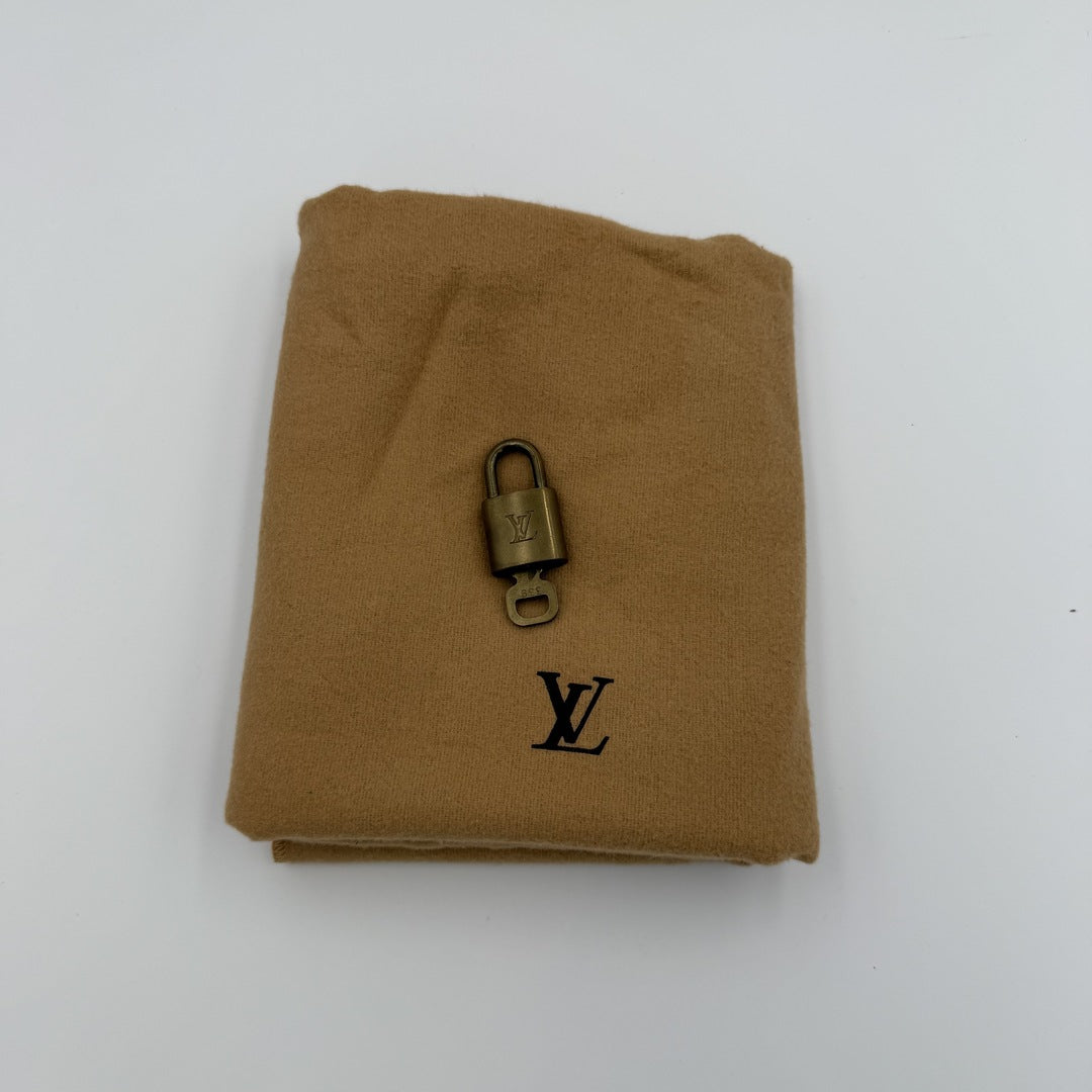 2002 Louis Vuitton Monogram Speedy 30 Handbag