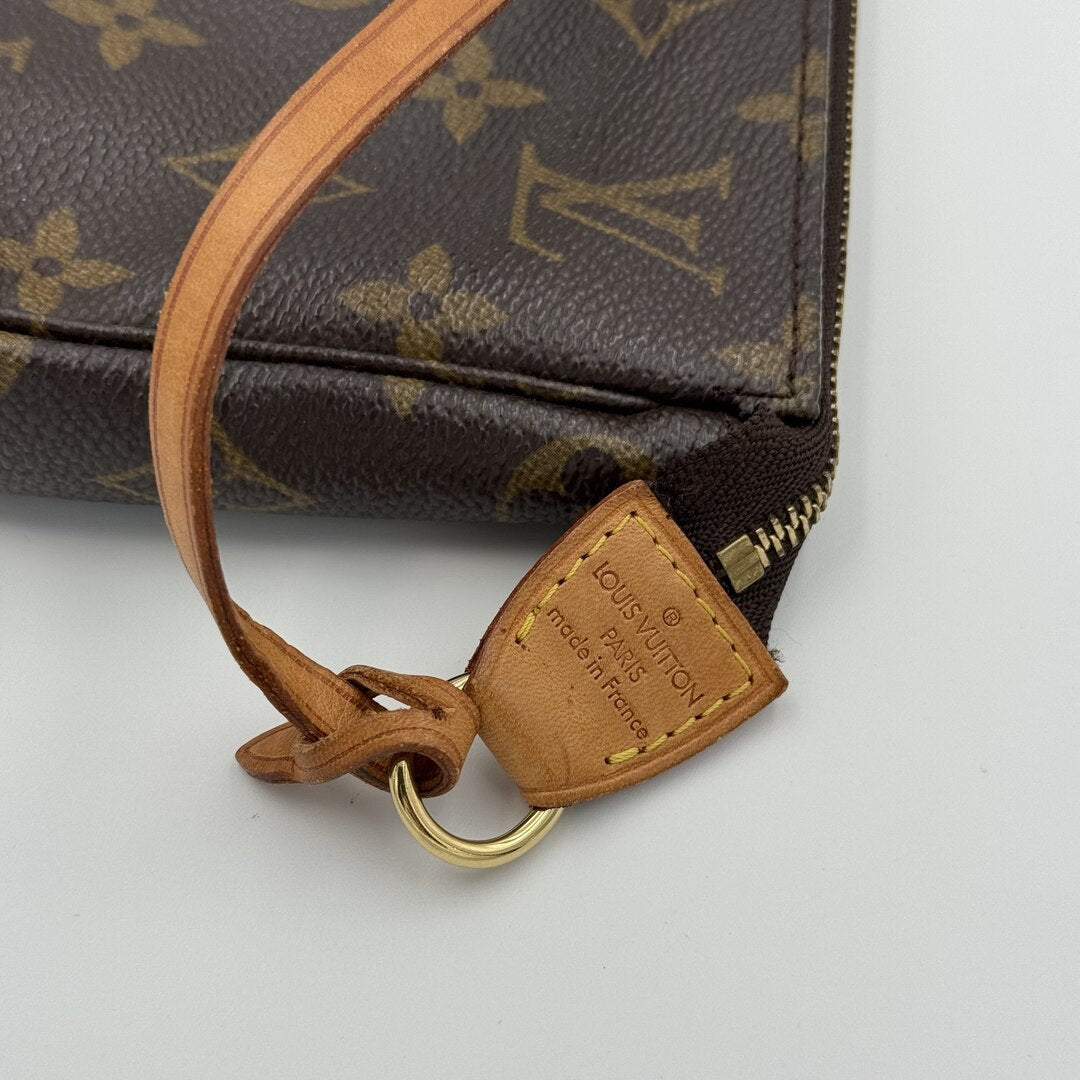 2003 Louis Vuitton Monogram Pochette Accessories Shoulder Bag