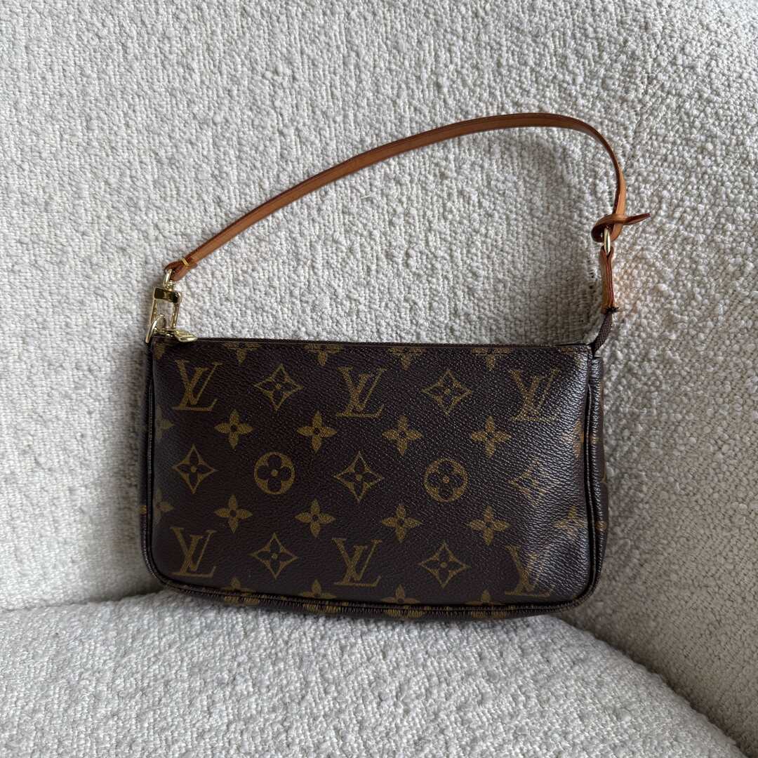 2003 Louis Vuitton Monogram Pochette Accessories Shoulder Bag