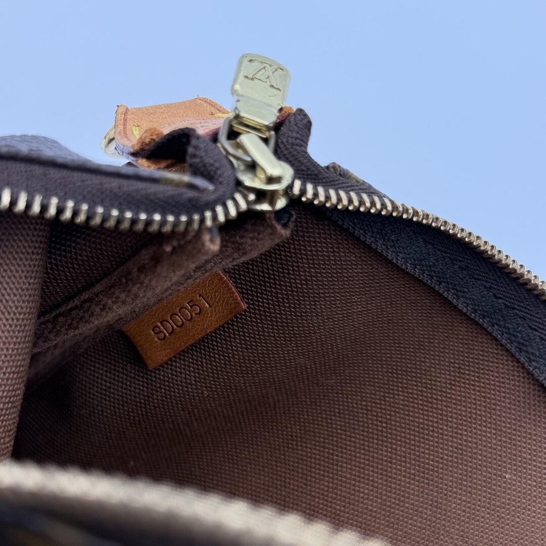 2001 Louis Vuitton Monogram Pochette Accessories Shoulder Bag