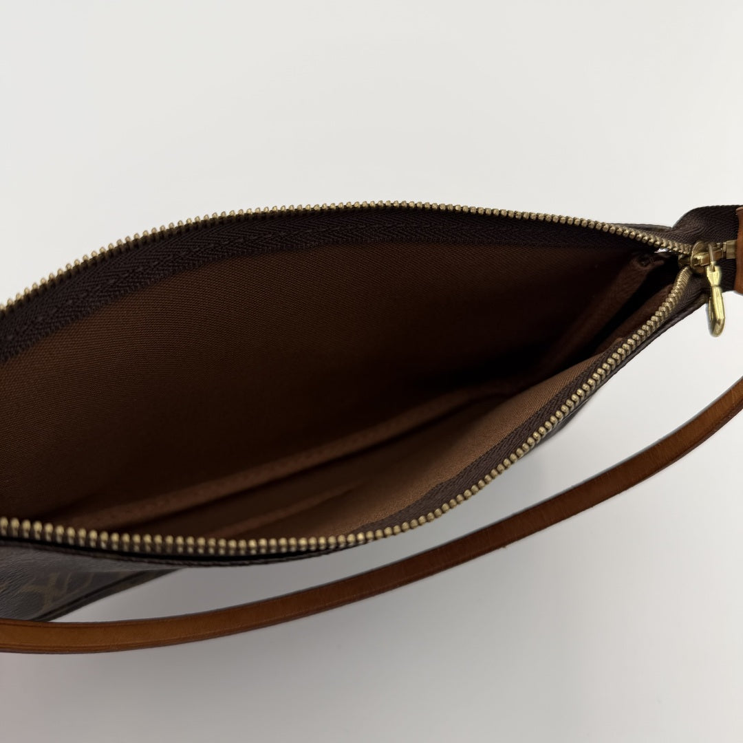 2003 Louis Vuitton Monogram Pochette Accessories Shoulder Bag