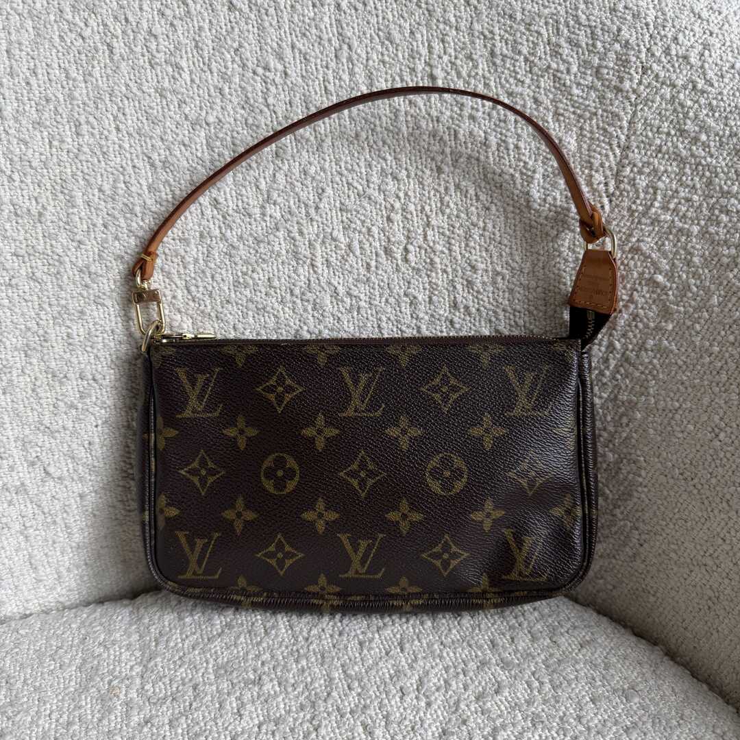 2003 Louis Vuitton Monogram Pochette Accessories Shoulder Bag
