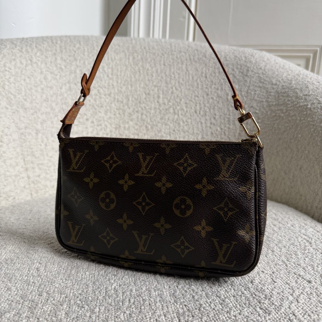 2003 Louis Vuitton Monogram Pochette Accessories Shoulder Bag