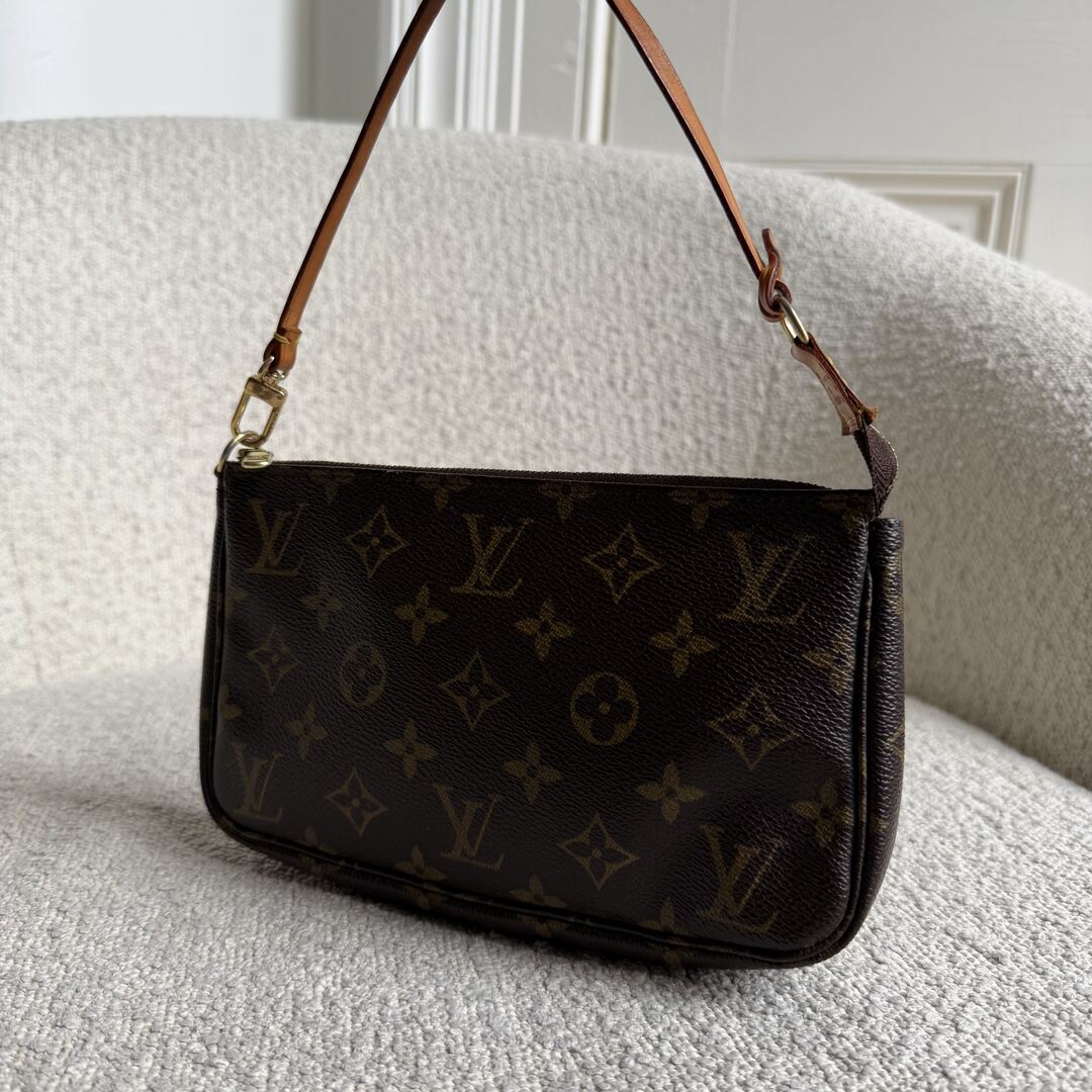 2003 Louis Vuitton Monogram Pochette Accessories Shoulder Bag
