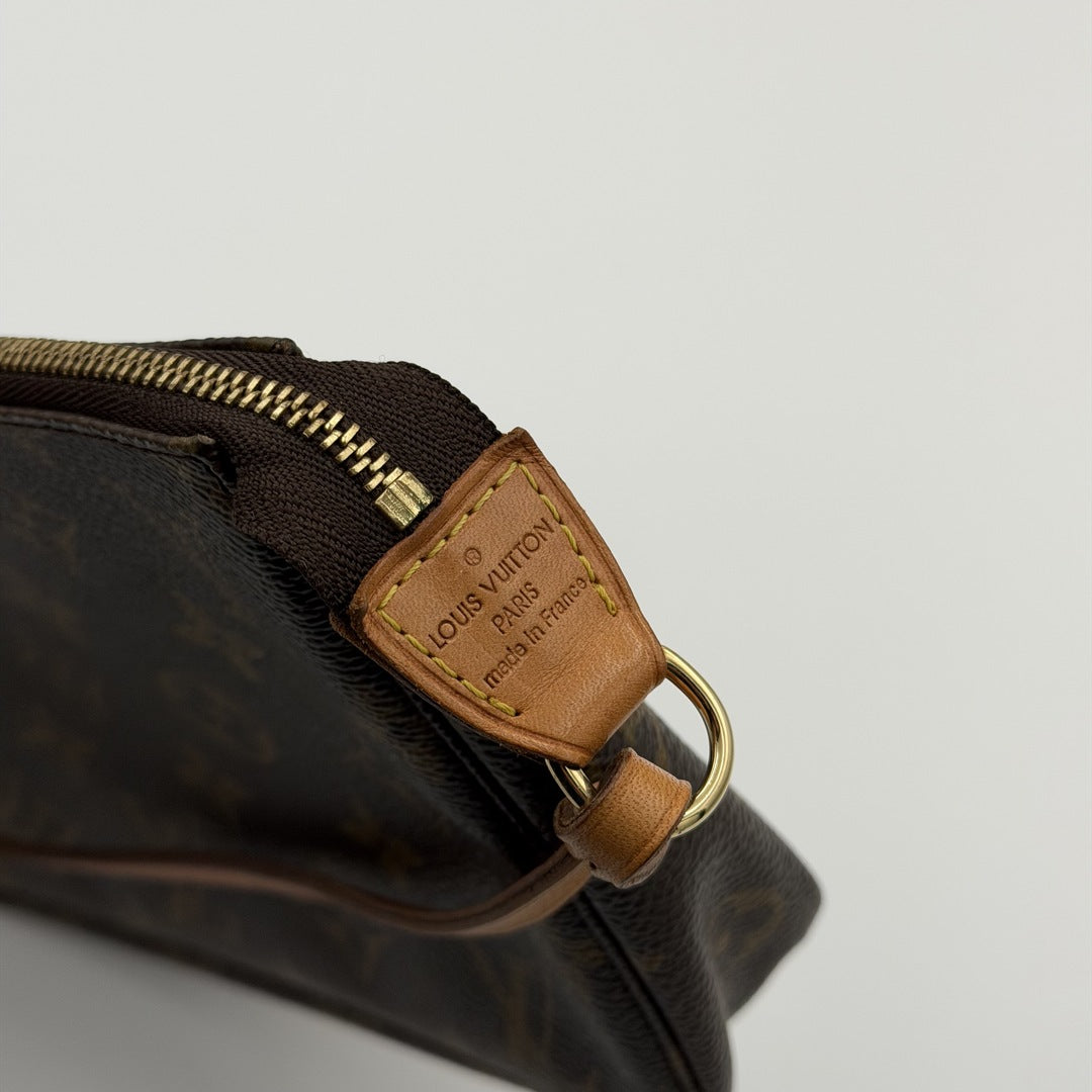 2002 Louis Vuitton Monogram Pochette Accessories Shoulder Bag