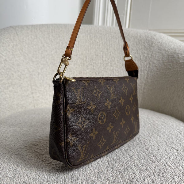 2002 Louis Vuitton Monogram Pochette Accessories Shoulder Bag
