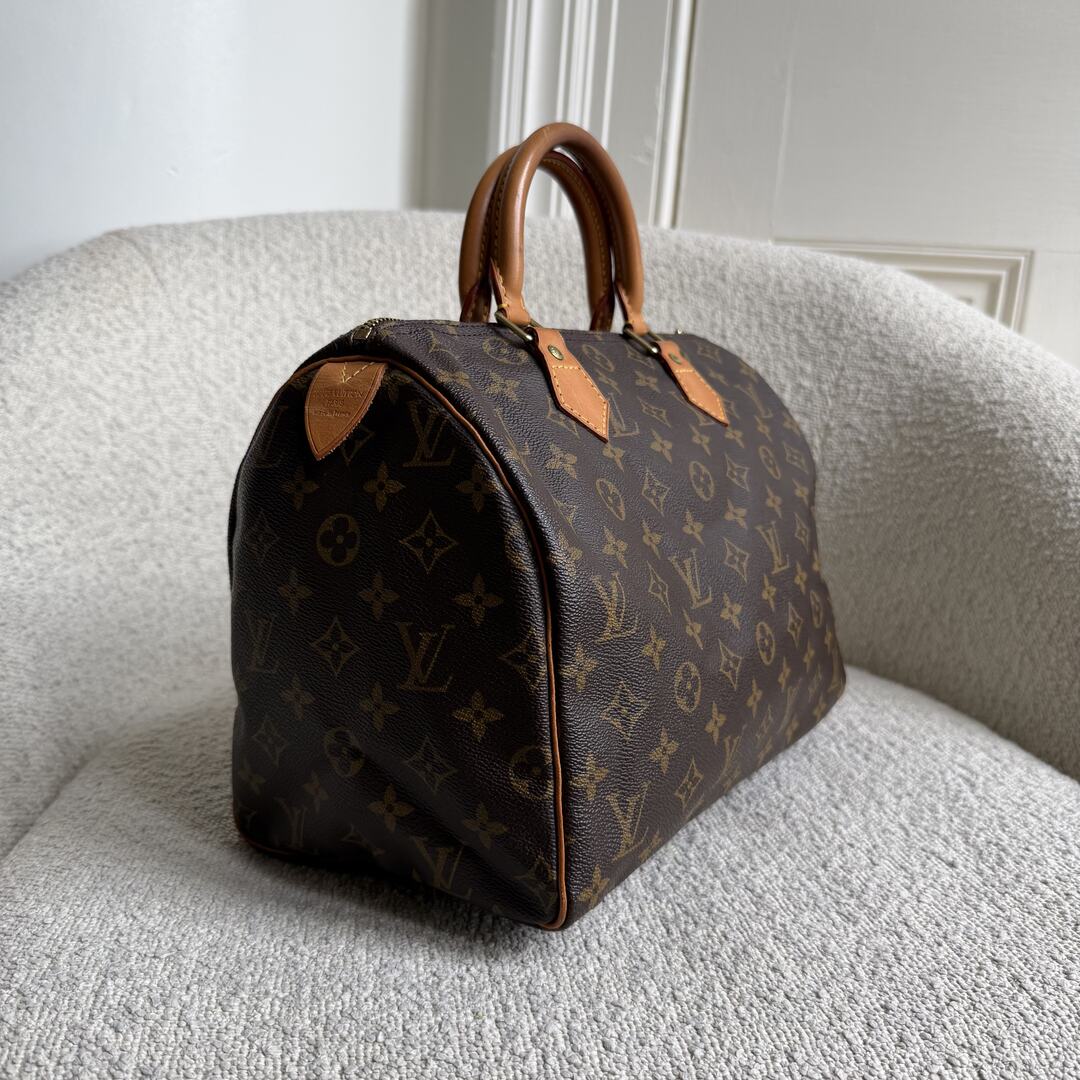 Louis Vuitton Monogram Speedy 30 Handbag