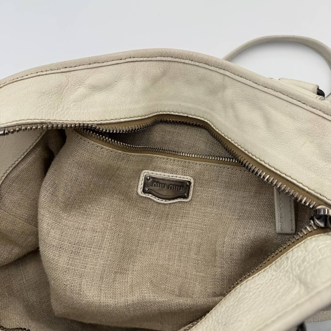 2000s Miu Miu White Leather Flower Shoulder Bag