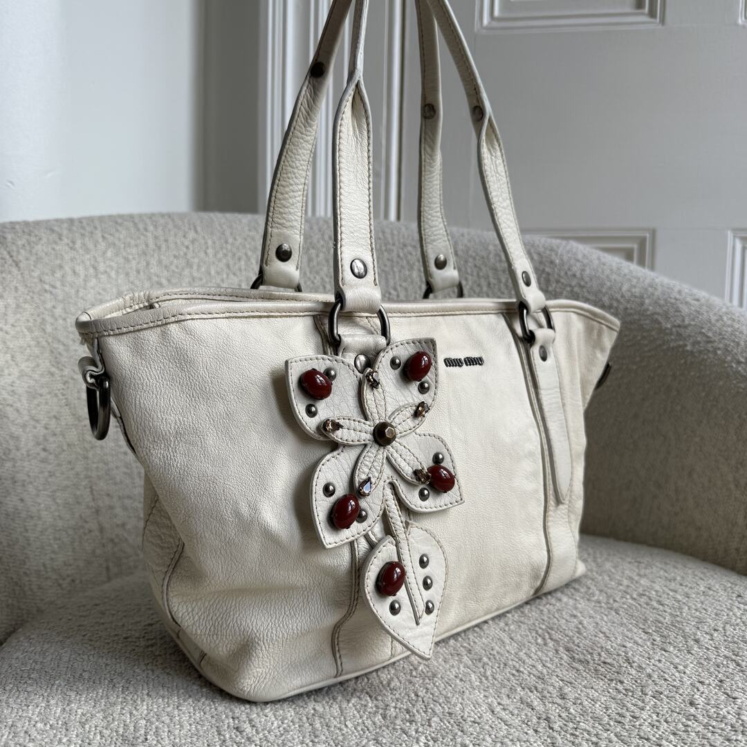 2000s Miu Miu White Leather Flower Shoulder Bag