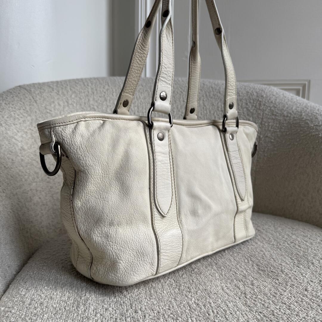 2000s Miu Miu White Leather Flower Shoulder Bag