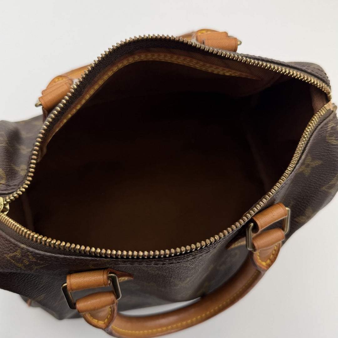 Louis Vuitton Monogram Speedy 25 Handbag