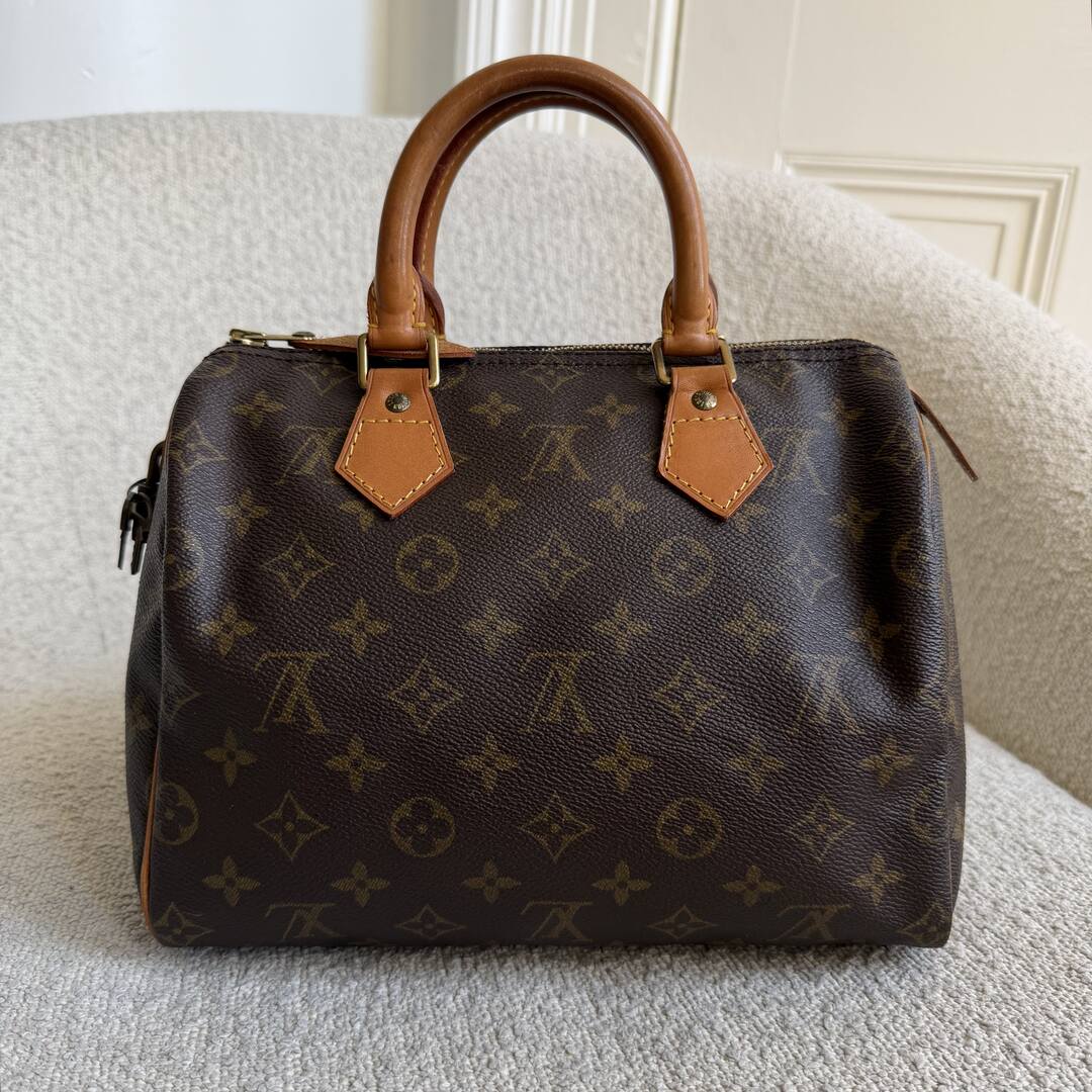 Louis Vuitton Monogram Speedy 25 Handbag