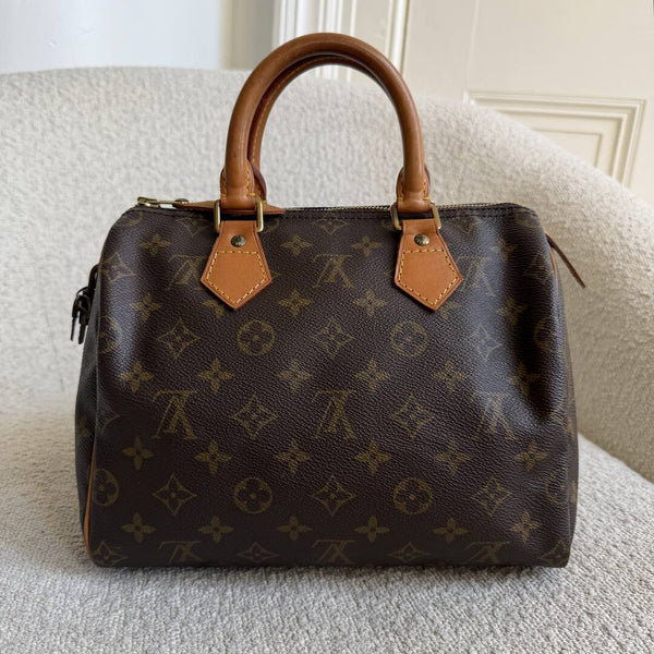 Louis Vuitton Monogram Speedy 25 Handbag