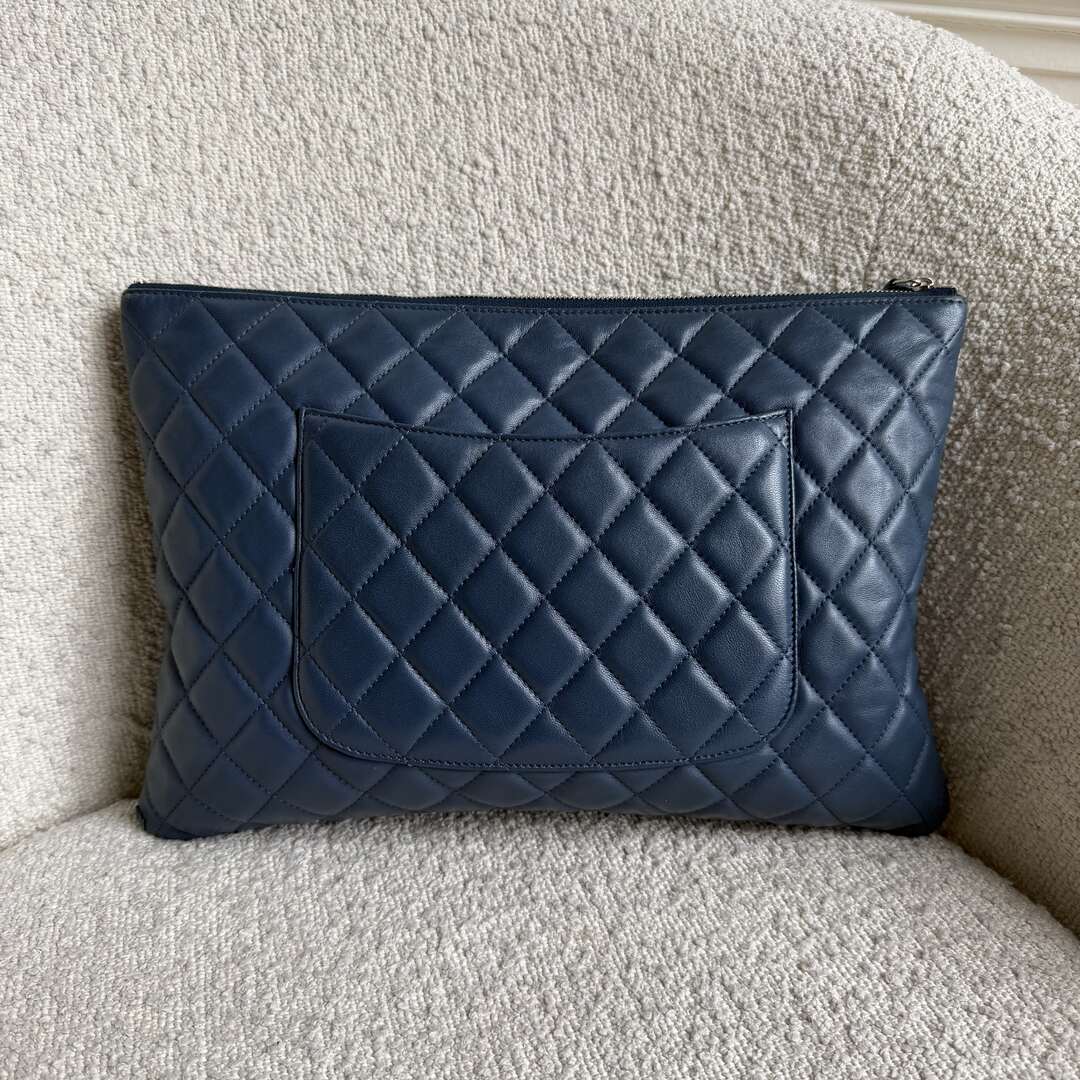 2016 Chanel Timeless CC Quilted Blue Leather Clutch Bag