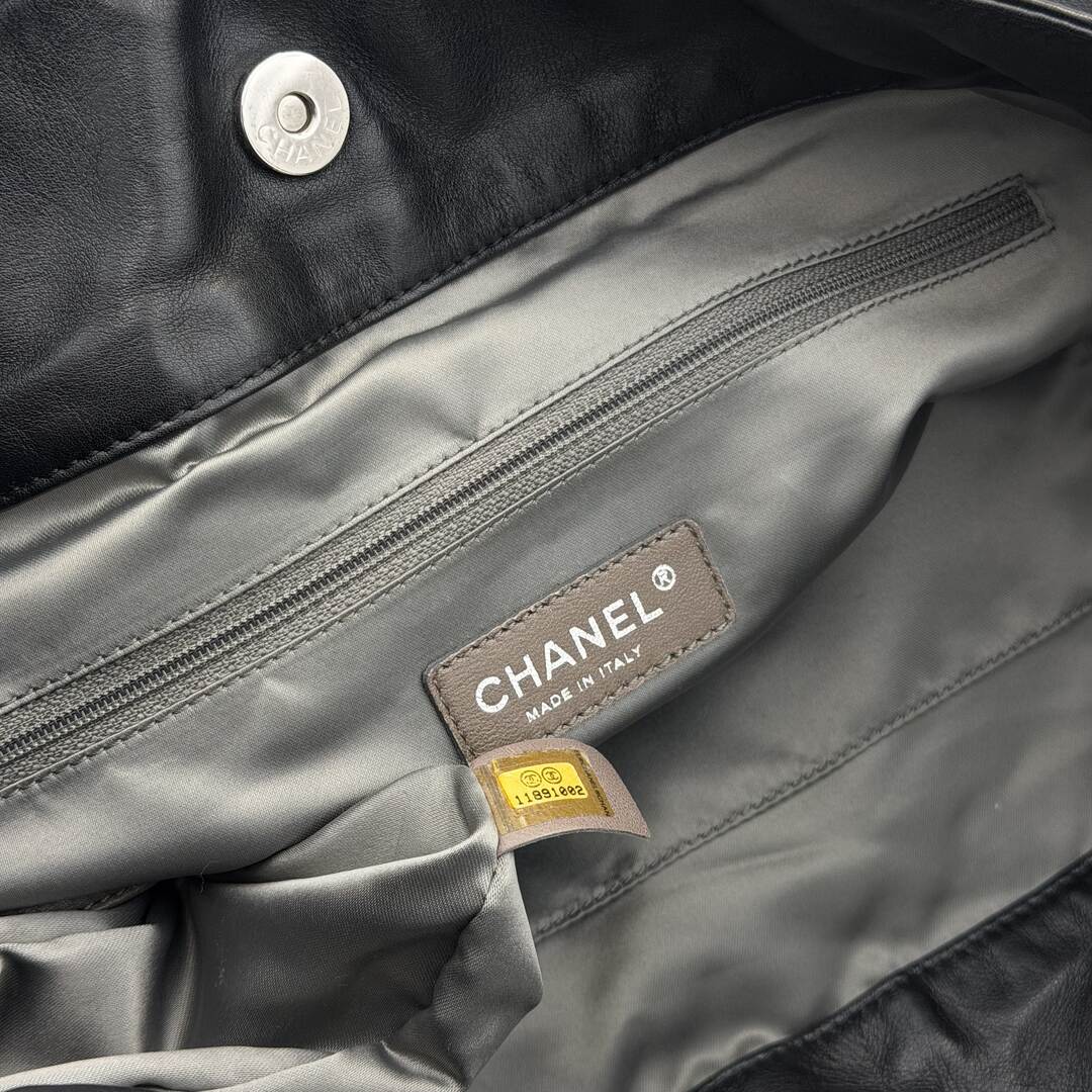 2008 Chanel Modern Chain Hobo Black Leather Shoulder Bag