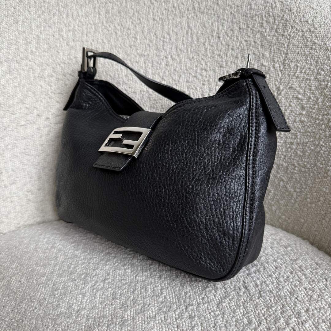 Fendi Baguette Hobo Black Leather Shoulder Bag