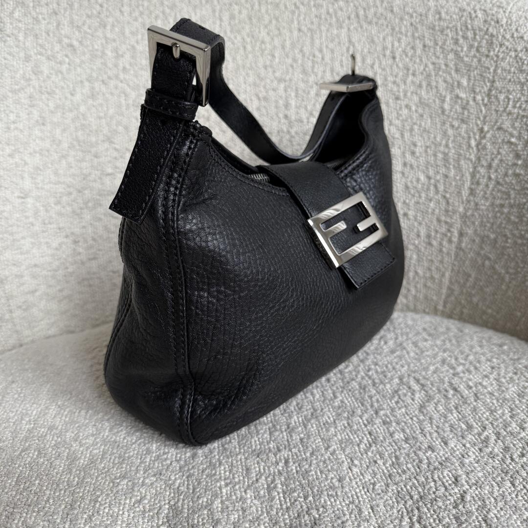 Fendi Baguette Hobo Black Leather Shoulder Bag