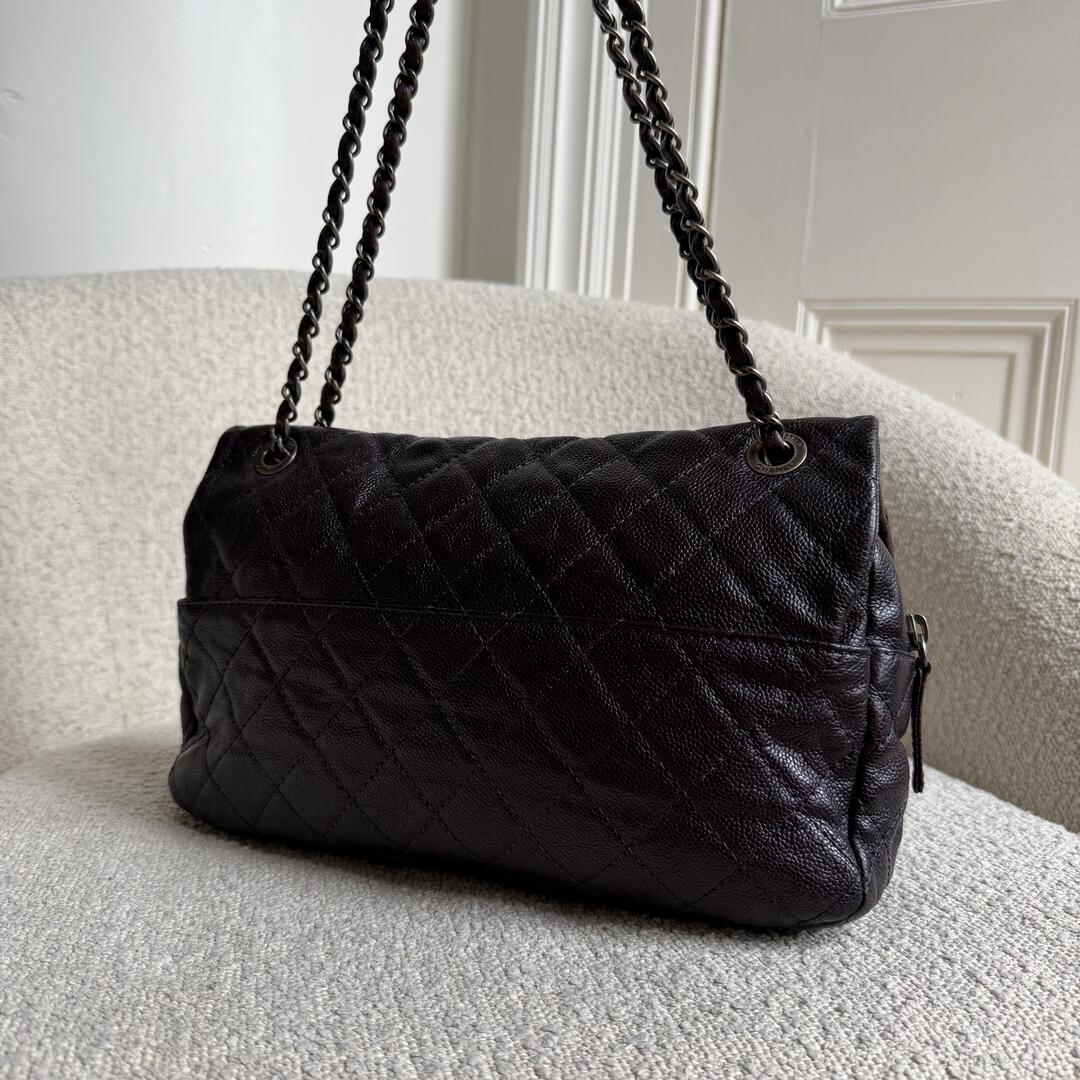 2012 Chanel CC Jumbo Easy Caviar Flap Metallic Purple Shoulder Bag