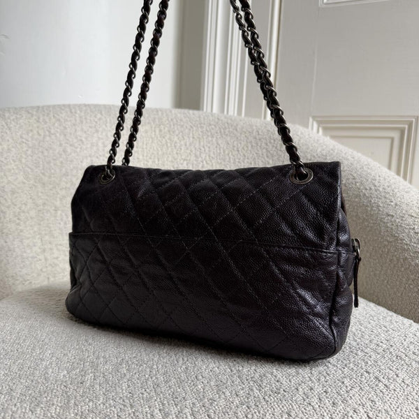 2012 Chanel CC Jumbo Easy Caviar Flap Metallic Purple Shoulder Bag