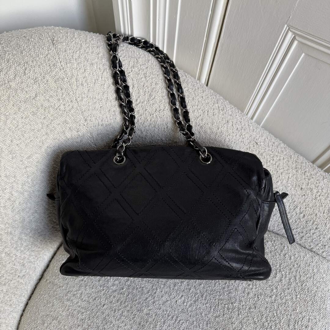 2005 Chanel CC Wild Stitch Black Leather Shoulder Bag