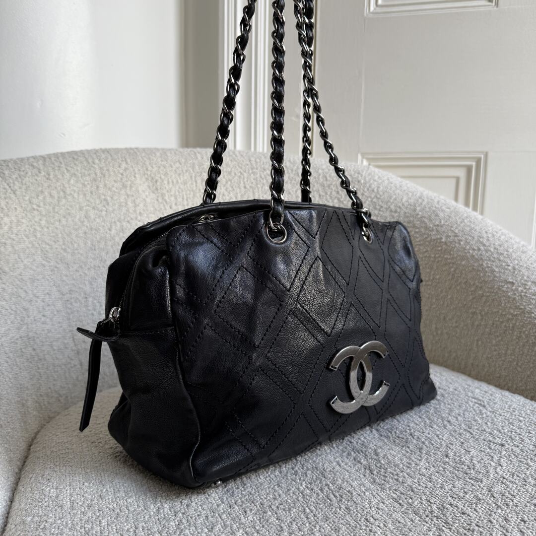 2005 Chanel CC Wild Stitch Black Leather Shoulder Bag