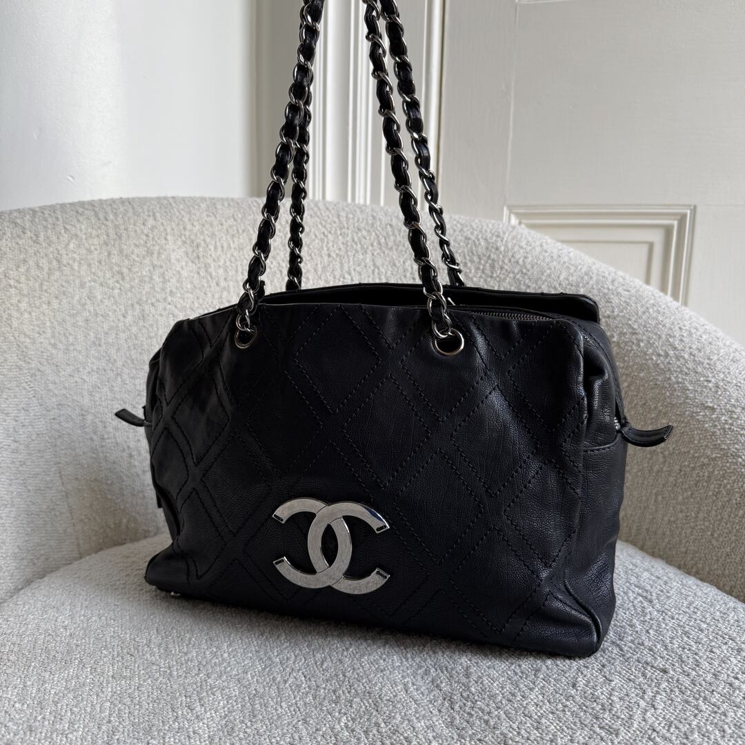 2005 Chanel CC Wild Stitch Black Leather Shoulder Bag