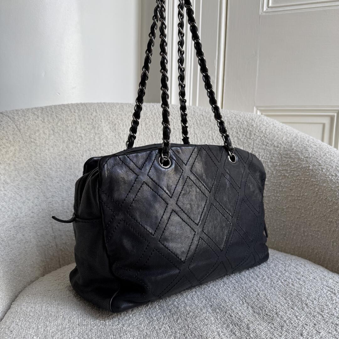 2005 Chanel CC Wild Stitch Black Leather Shoulder Bag