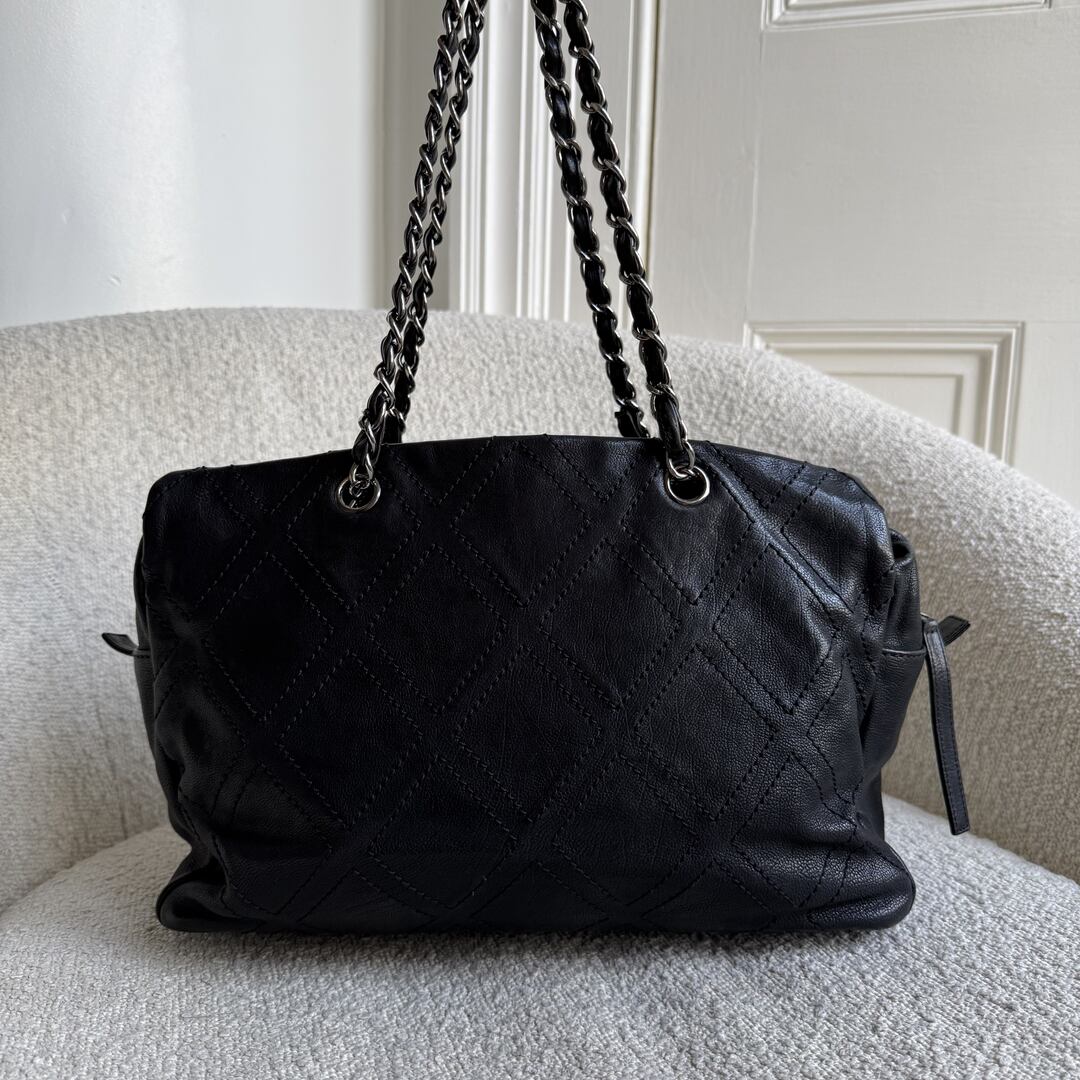 2005 Chanel CC Wild Stitch Black Leather Shoulder Bag