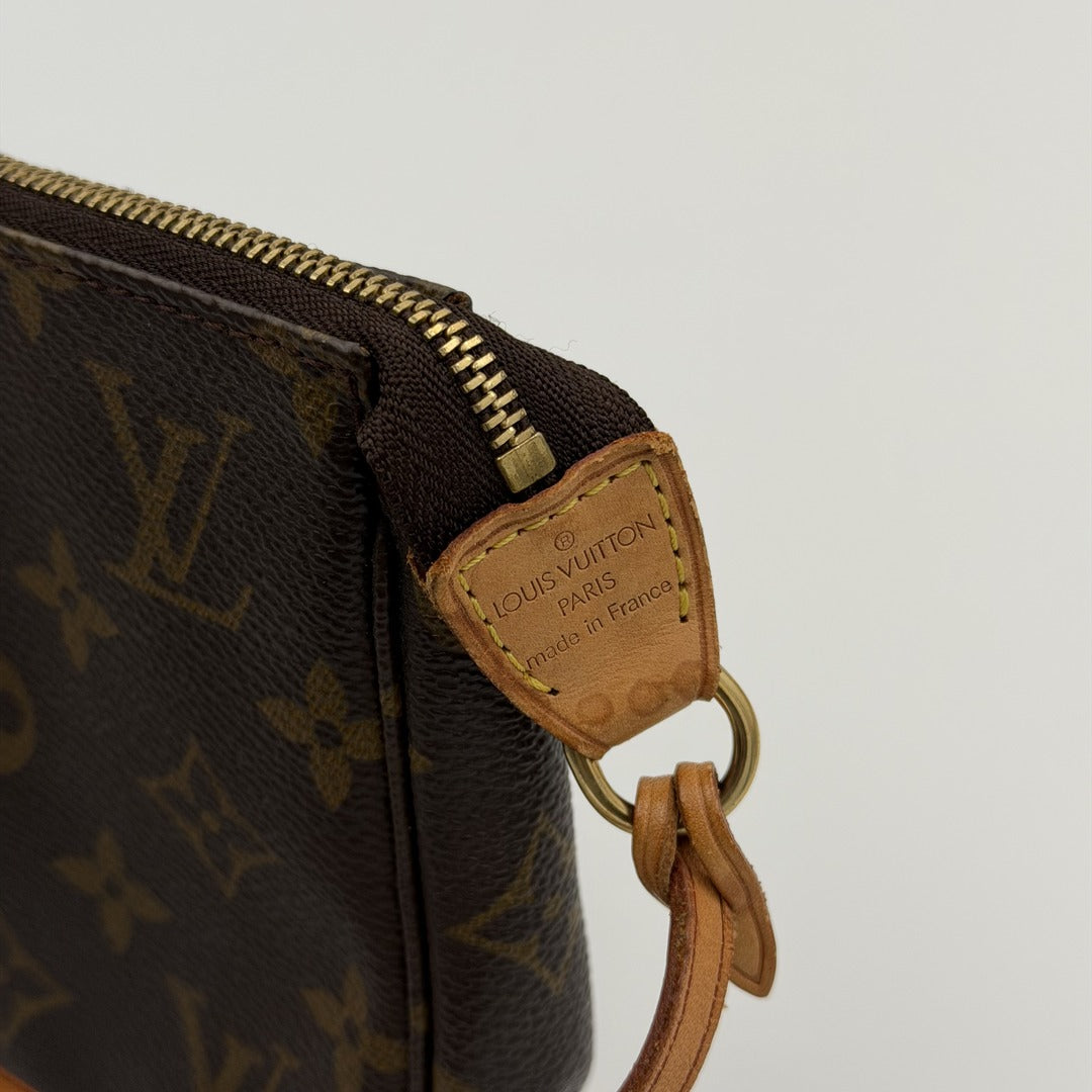 2000 Louis Vuitton Monogram Pochette Accessories Shoulder Bag