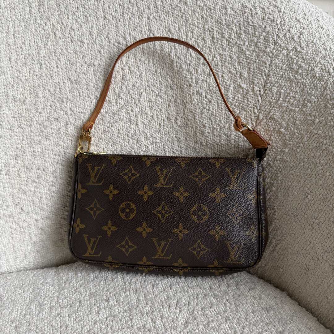 2000 Louis Vuitton Monogram Pochette Accessories Shoulder Bag